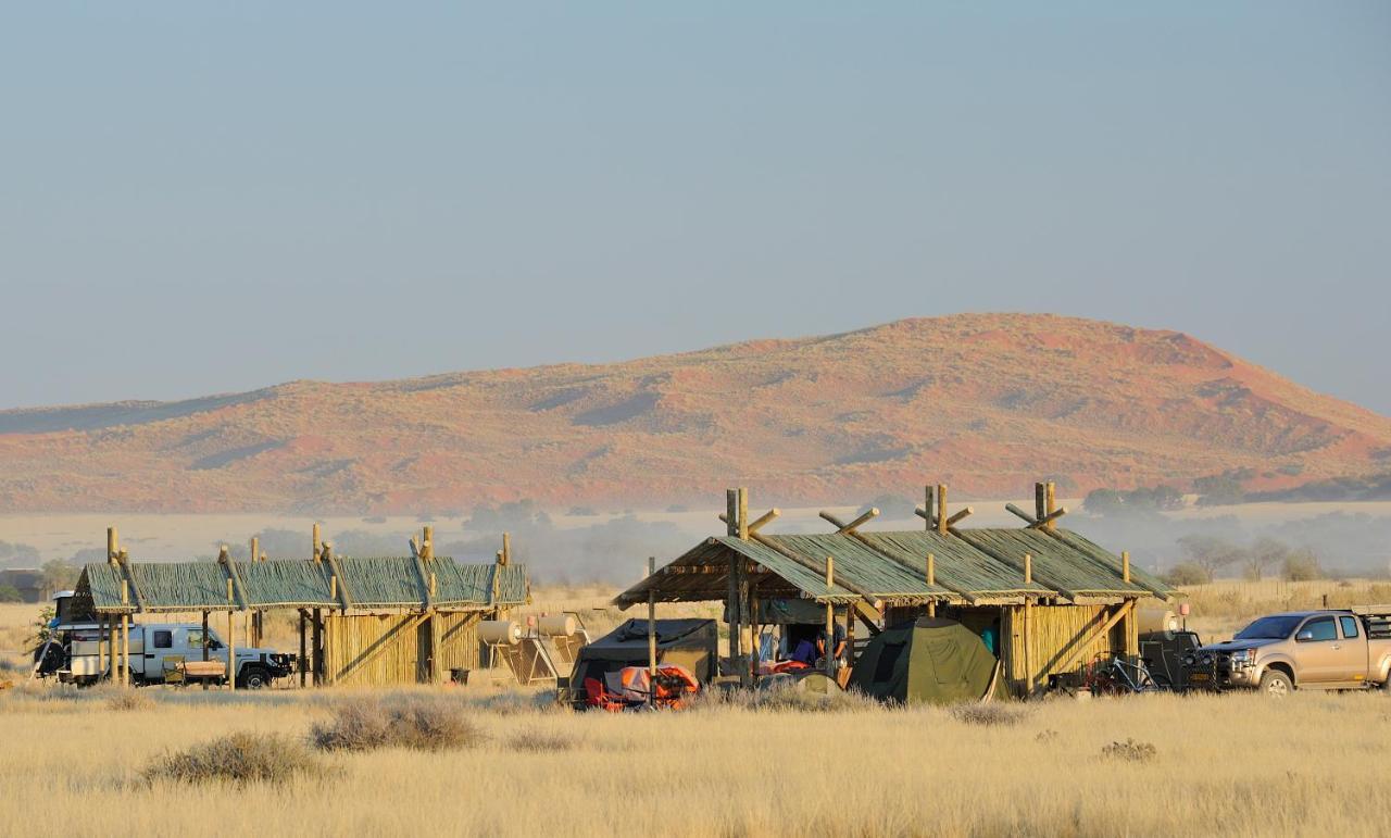 Sossus Oasis Campsite Сесрием Екстериор снимка
