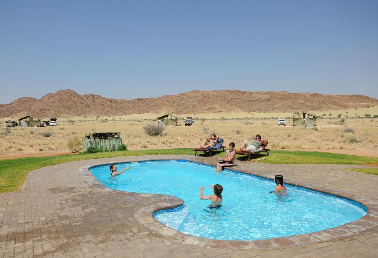 Sossus Oasis Campsite Сесрием Екстериор снимка