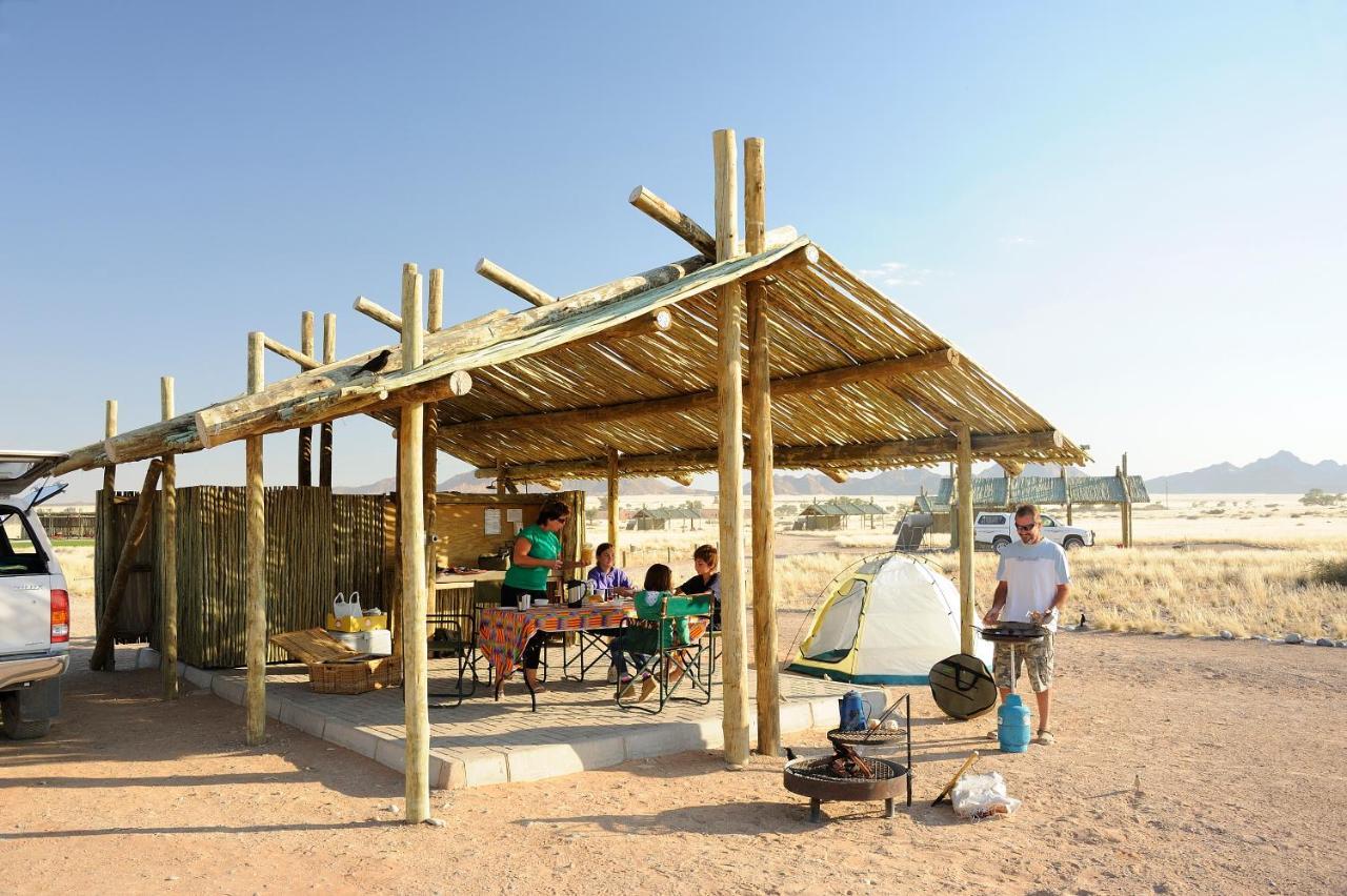 Sossus Oasis Campsite Сесрием Екстериор снимка