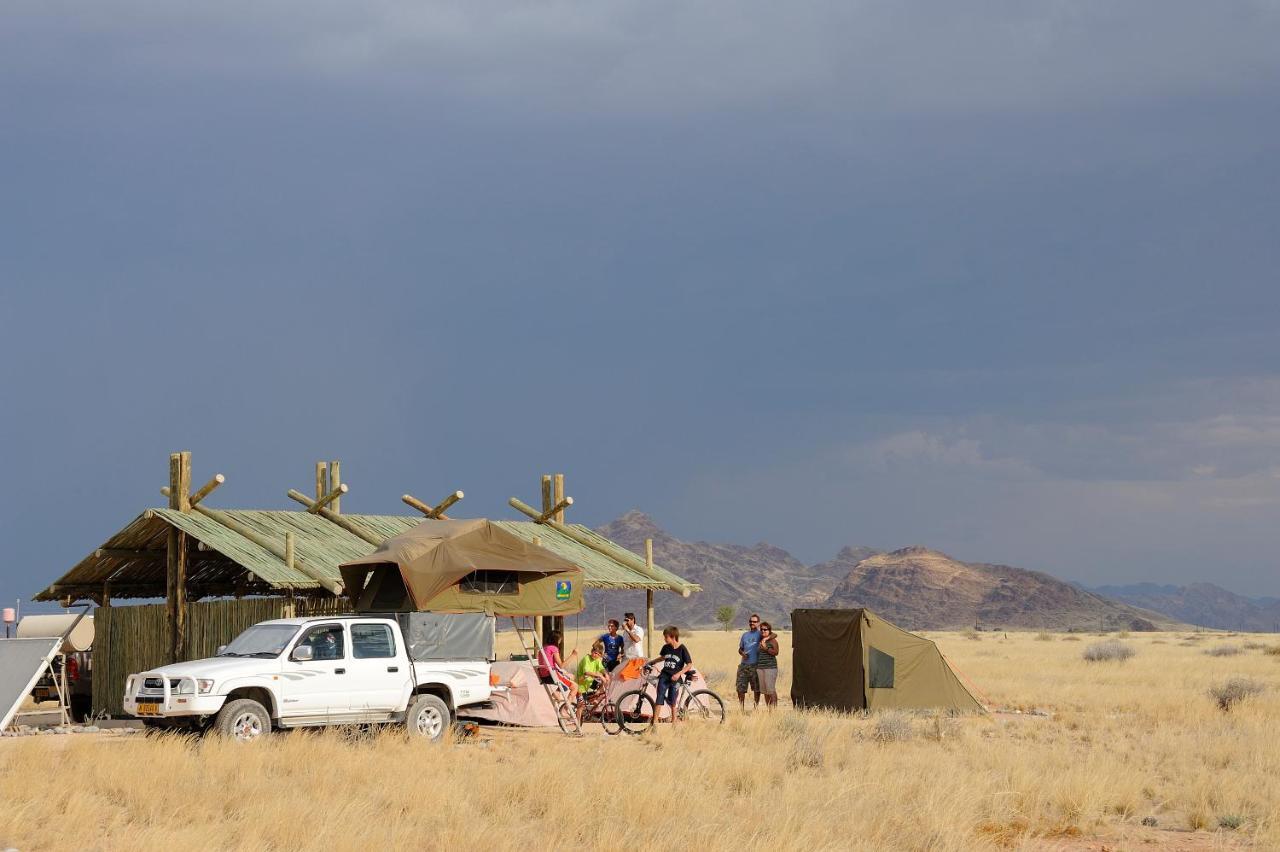 Sossus Oasis Campsite Сесрием Екстериор снимка