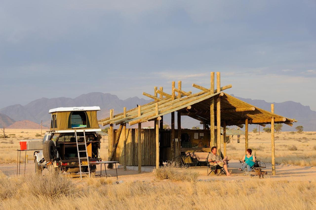 Sossus Oasis Campsite Сесрием Екстериор снимка