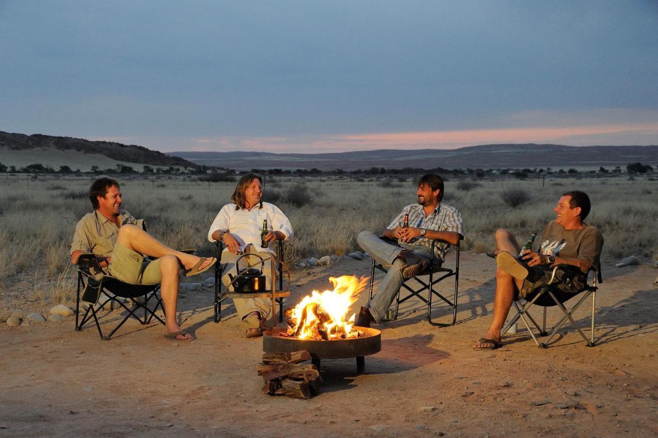 Sossus Oasis Campsite Сесрием Екстериор снимка